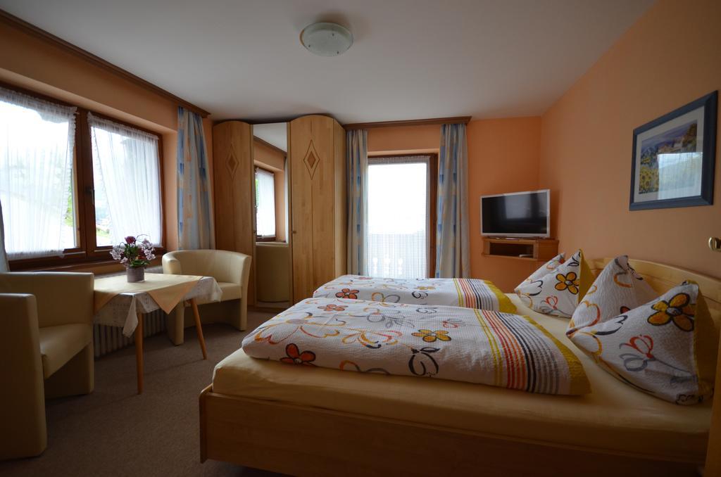 Gaestehaus Friedl Kirchberg in Tirol Room photo